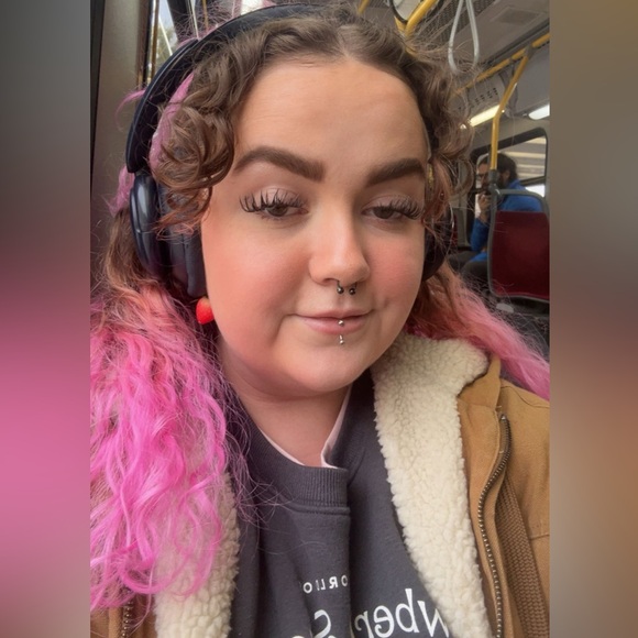 Meet your Posher, Sidney - Picture 3 of 3